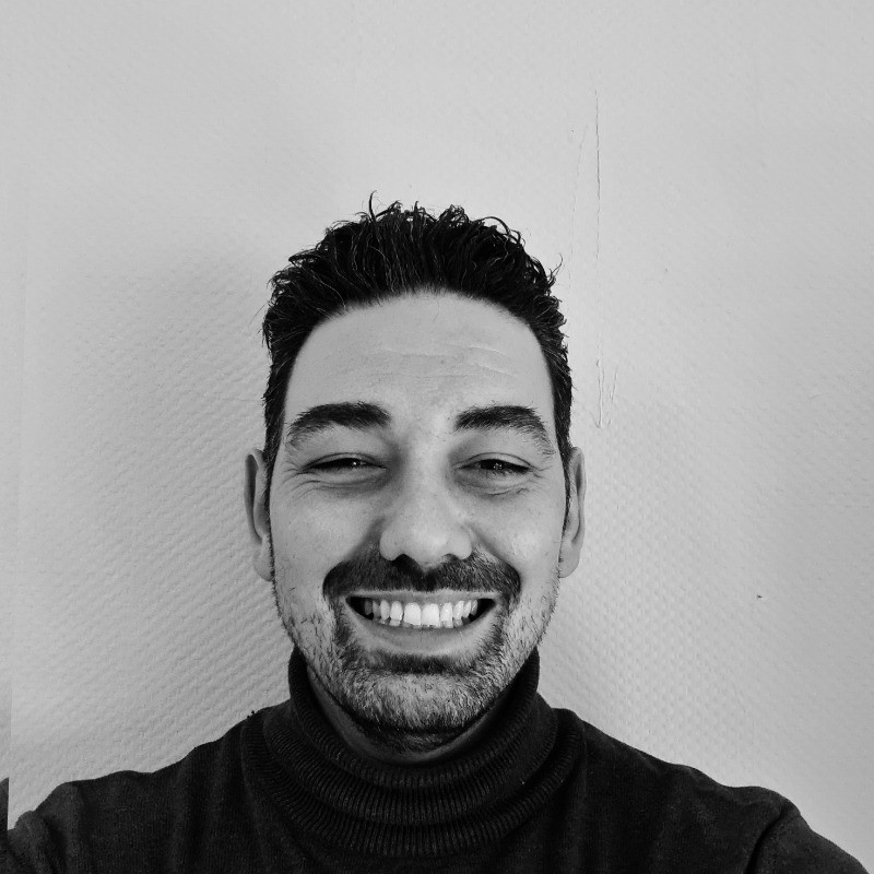 Andrew Wullaert, the person behind Wulcon Digital